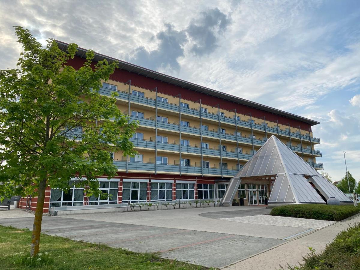 Kurhotel Pyramide Bad Windsheim Extérieur photo