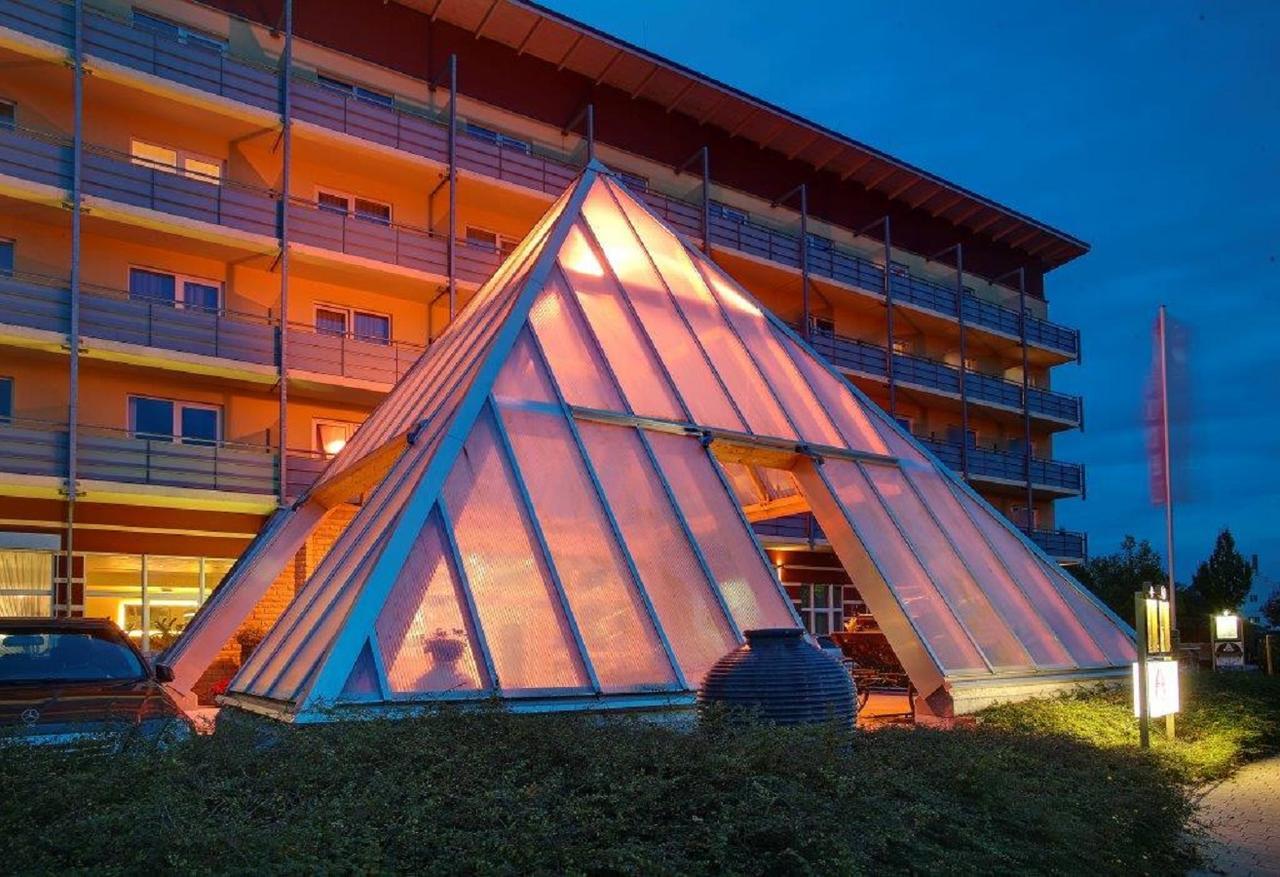 Kurhotel Pyramide Bad Windsheim Extérieur photo